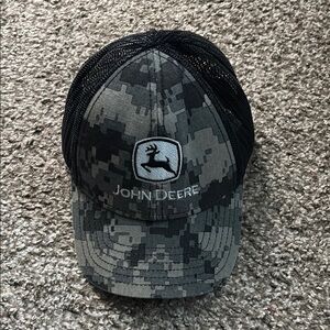 Toddler John Deere camo hat
